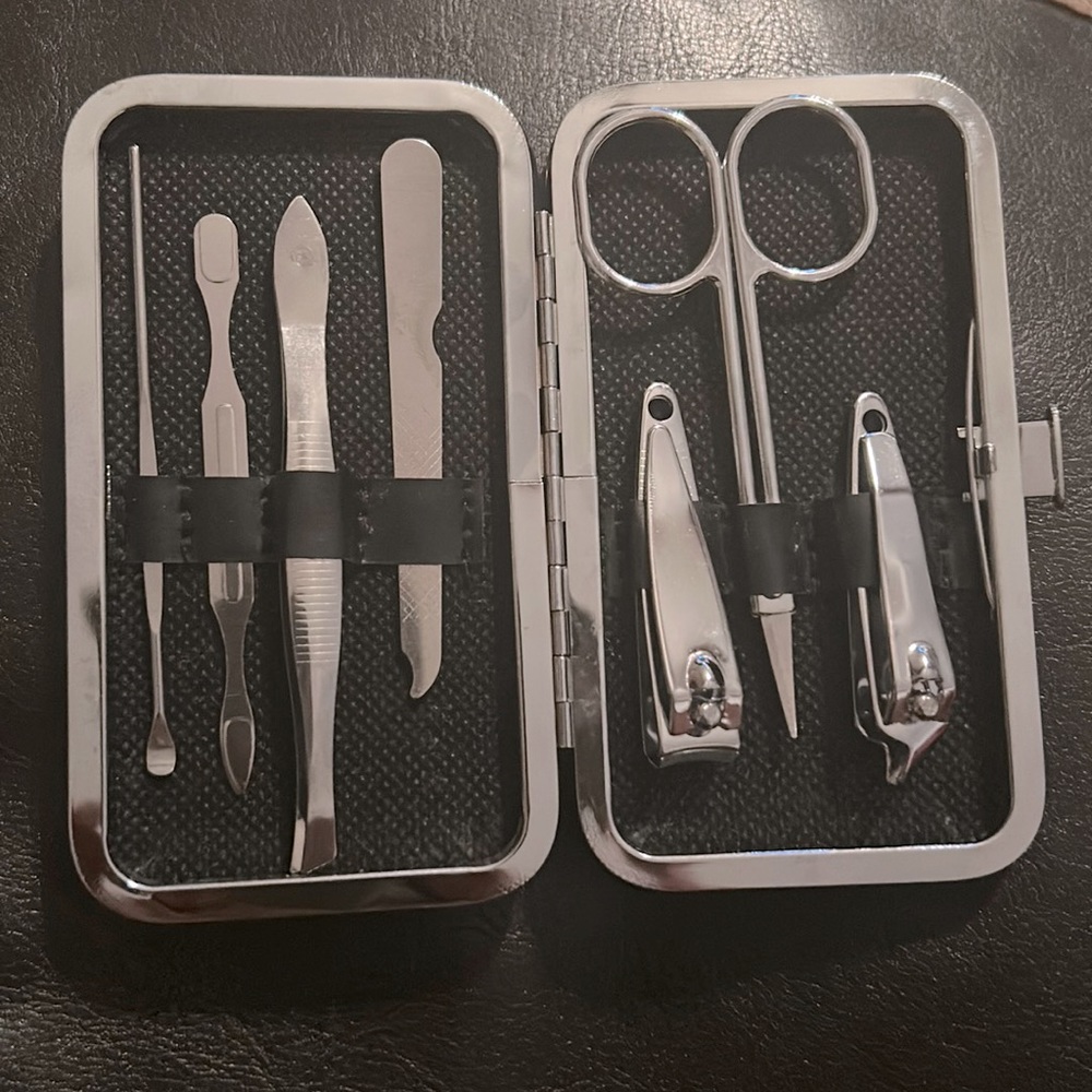 Pink metallic manicure set